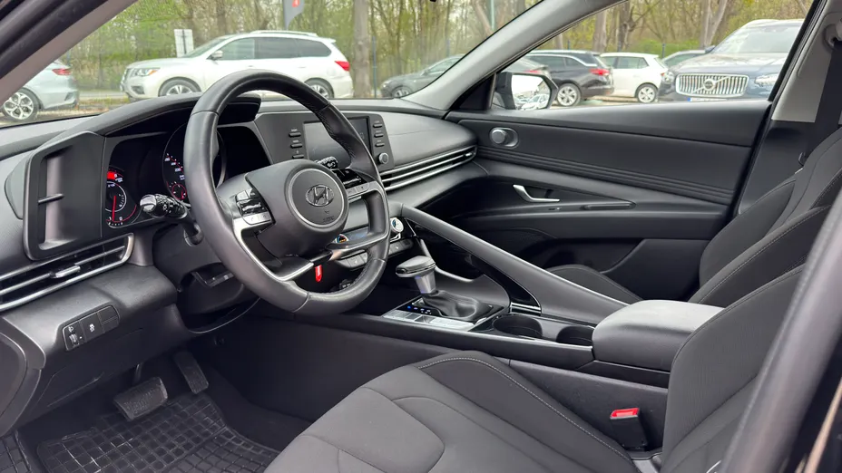 HYUNDAI Elantra Elantra 1.6 Smart CVT