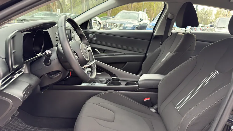 HYUNDAI Elantra Elantra 1.6 Smart CVT