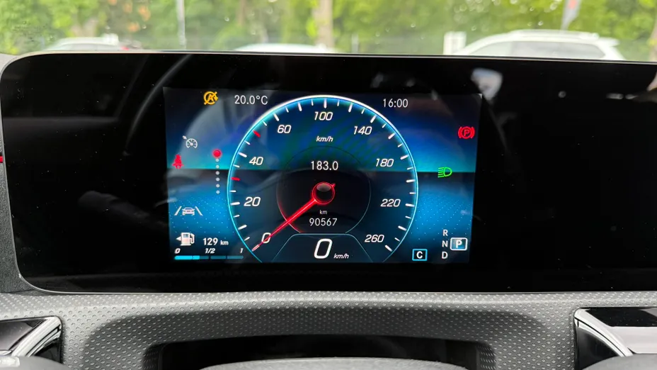 MERCEDES-BENZ A Klasa A 200 AMG Line 7G-DCT