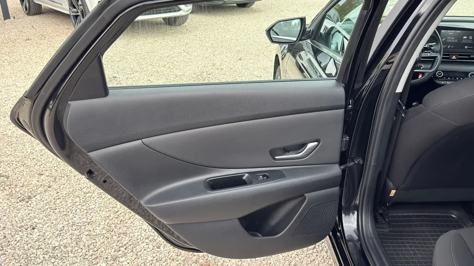 HYUNDAI Elantra Elantra 1.6 Smart CVT