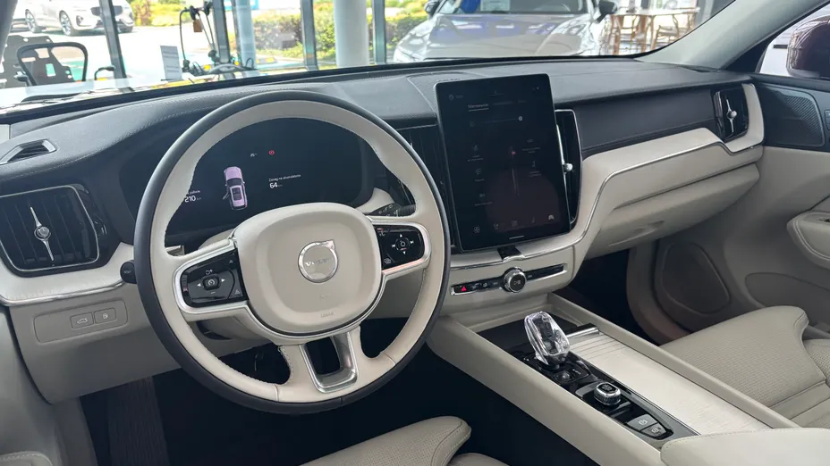 VOLVO XC60 XC60 T6 Plug-In Hybrid AWD Ultra Bright aut Nowy