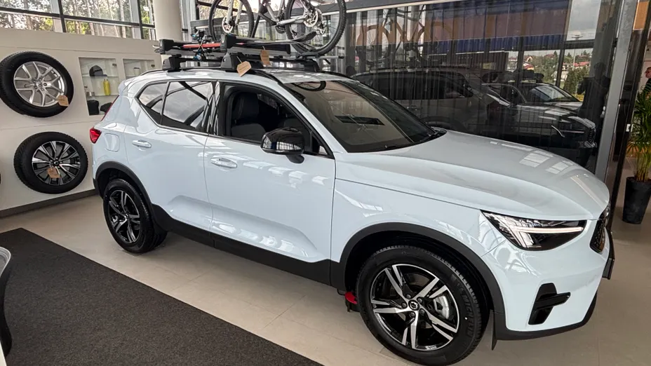 VOLVO XC40 XC40 B3 Plus Dark aut Nowy
