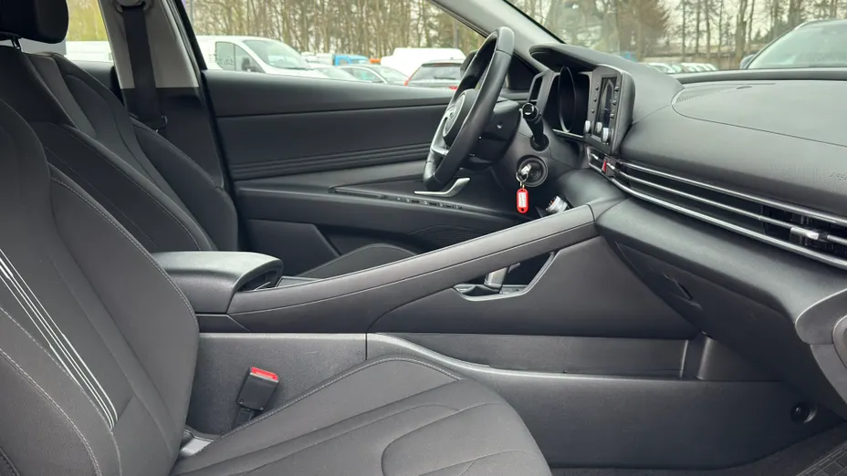 HYUNDAI Elantra Elantra 1.6 Smart CVT