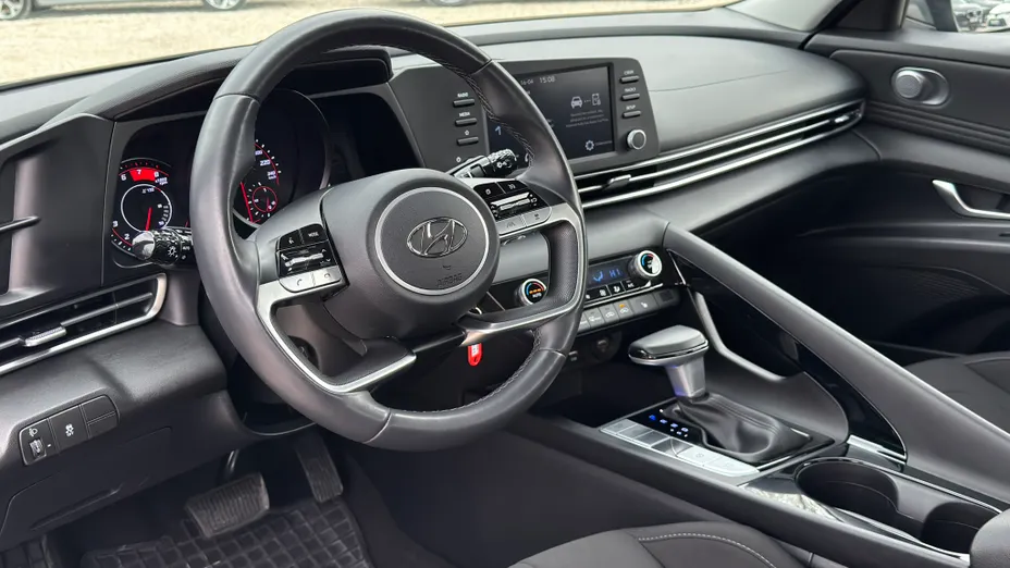 HYUNDAI Elantra Elantra 1.6 Smart CVT