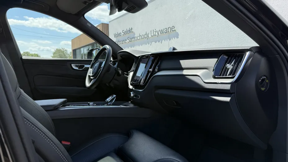 VOLVO XC60 XC60 B5 B AWD Ultra Black Edition aut