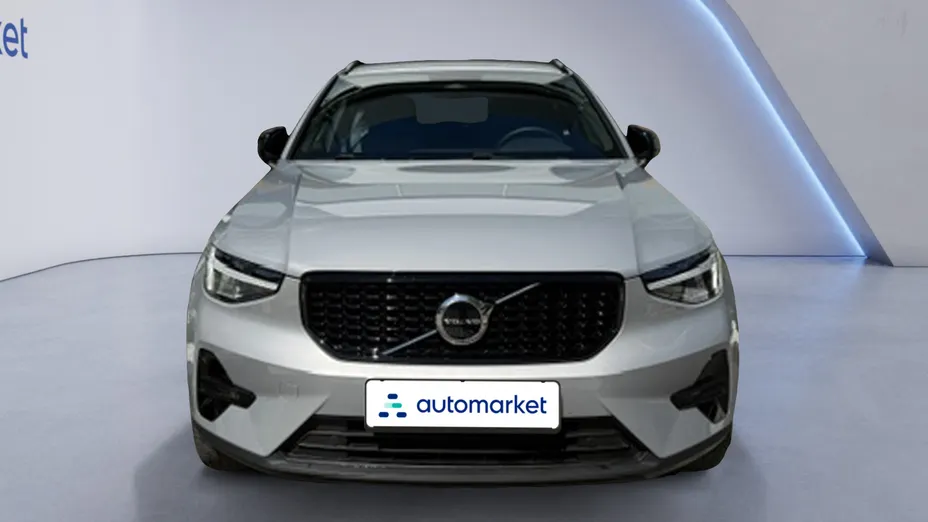VOLVO XC40 XC40 B3 Plus Dark aut