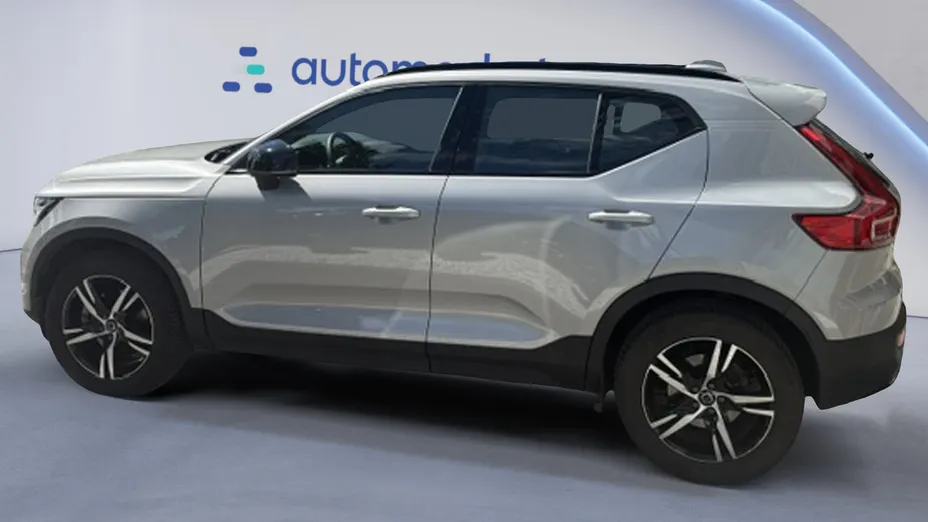 VOLVO XC40 XC40 B3 Plus Dark aut