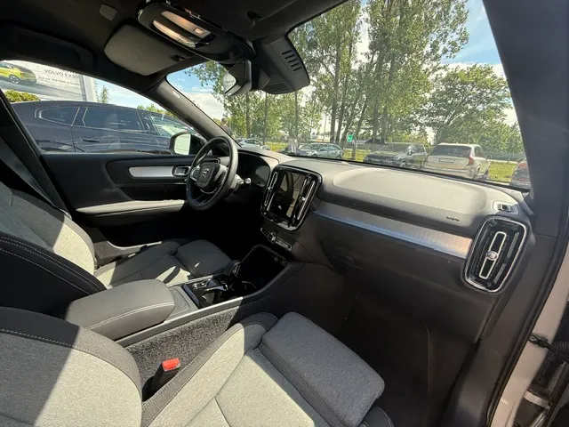 VOLVO XC40 XC40 B3 Plus Dark aut