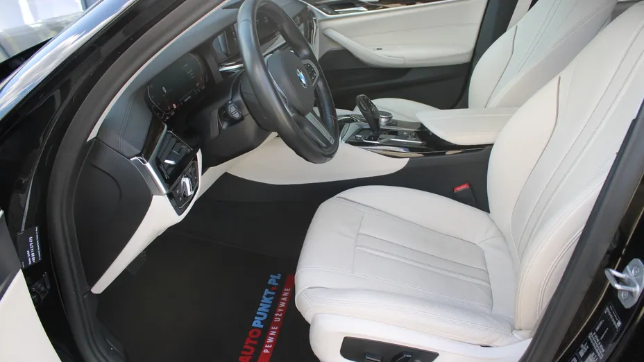 BMW Seria 5 530i xDrive GPF Luxury Line aut