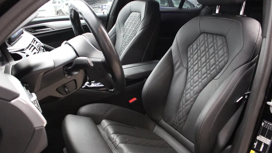 BMW Seria 5 530e xDrive M Sport sport-aut