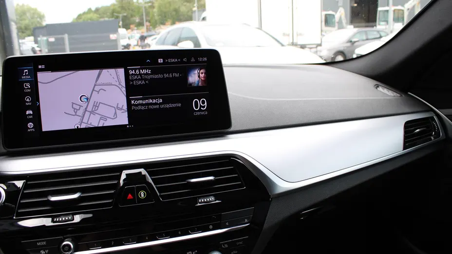 BMW Seria 5 530e xDrive M Sport sport-aut