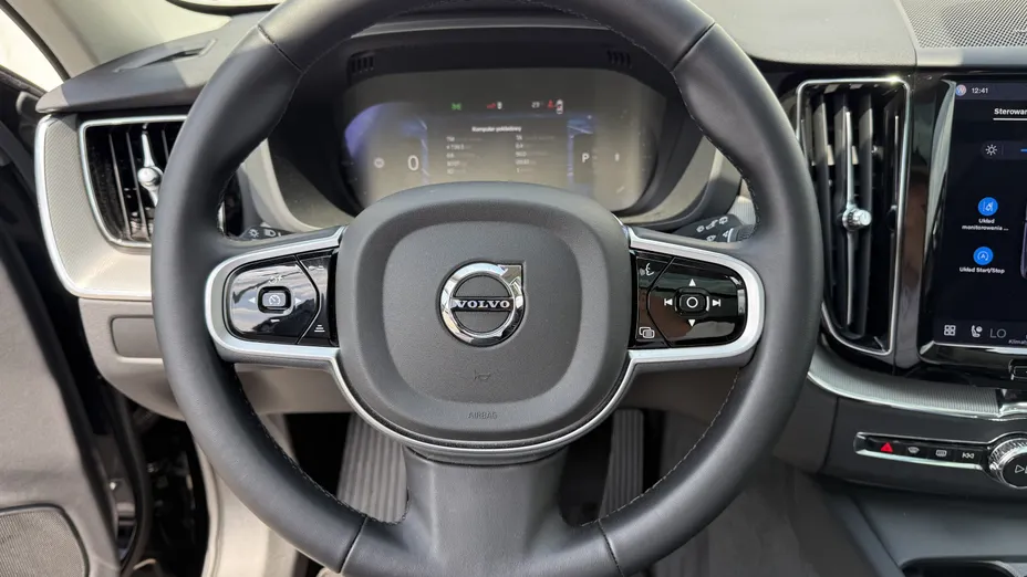 VOLVO XC60 XC60 B5 B AWD Plus Dark aut
