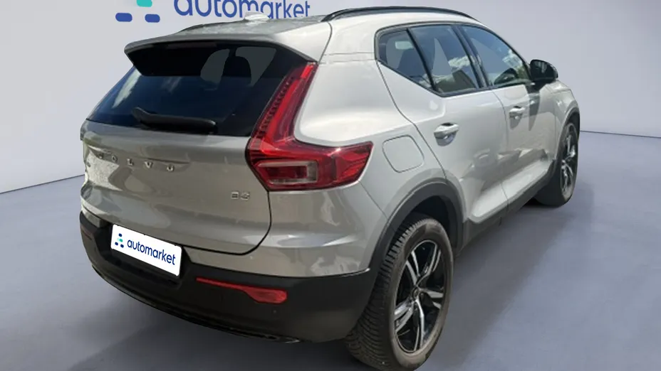 VOLVO XC40 XC40 B3 Plus Dark aut