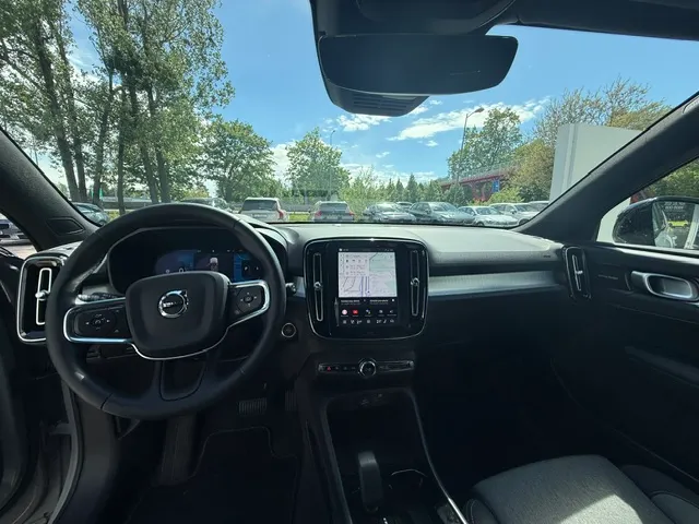 VOLVO XC40 XC40 B3 Plus Dark aut