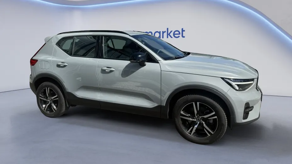 VOLVO XC40 XC40 B3 Plus Dark aut