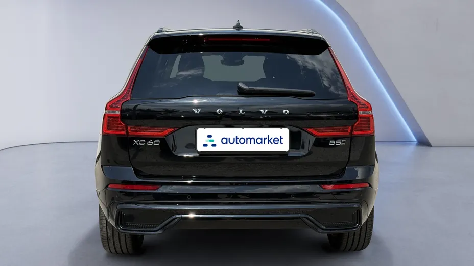 VOLVO XC60 XC60 B5 B AWD Plus Dark aut