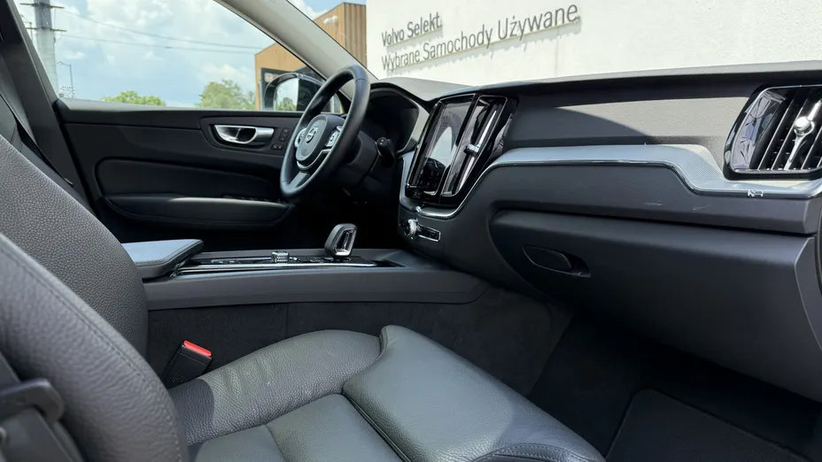 VOLVO XC60 XC60 B5 B AWD Plus Dark aut