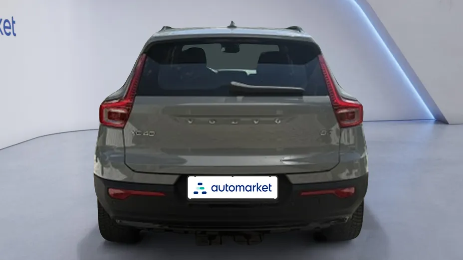 VOLVO XC40 XC40 B3 Plus Dark aut