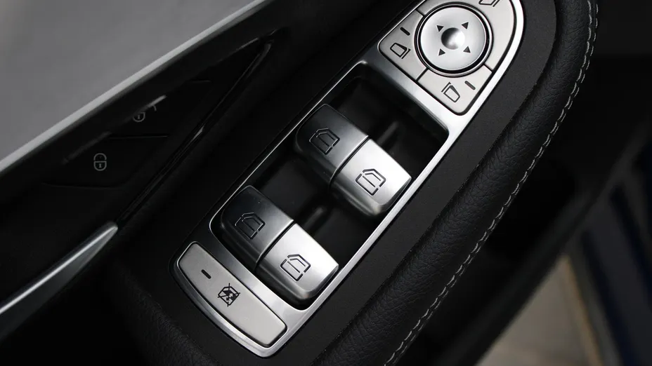 MERCEDES-BENZ C Klasa C 220 d 9G-TRONIC