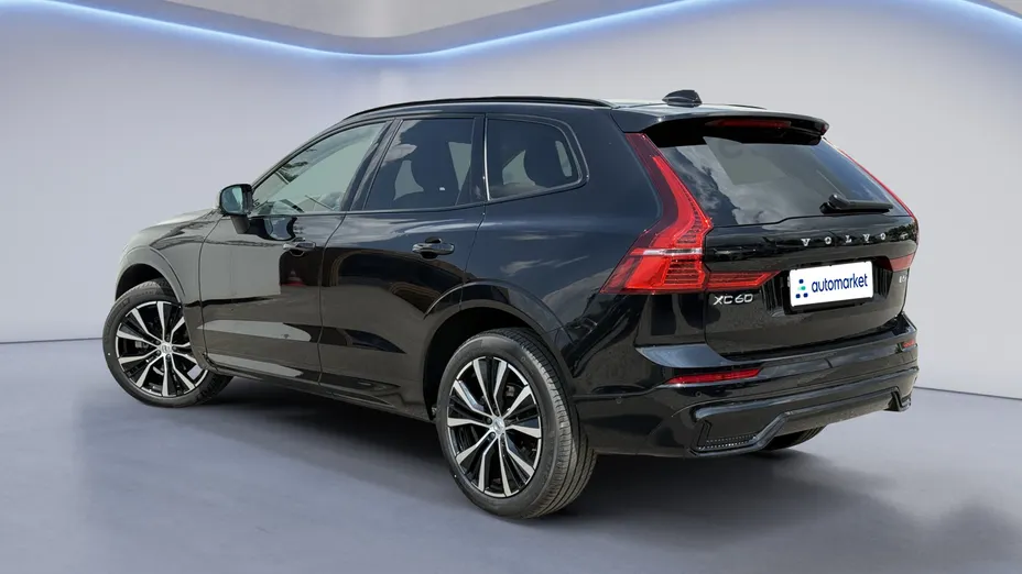 VOLVO XC60 XC60 B5 B AWD Plus Dark aut