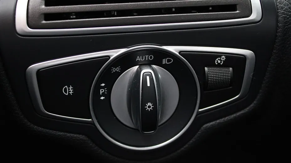 MERCEDES-BENZ C Klasa C 220 d 9G-TRONIC