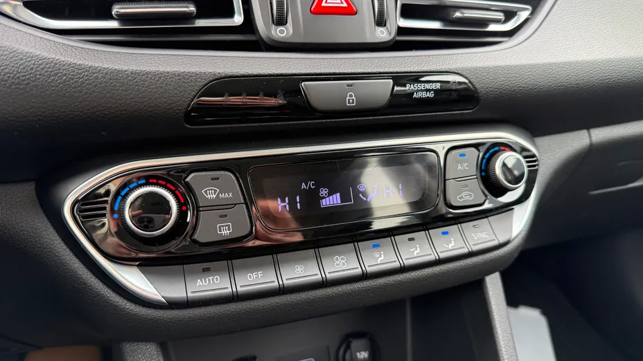 HYUNDAI i30 i30 1.5 DPI Modern