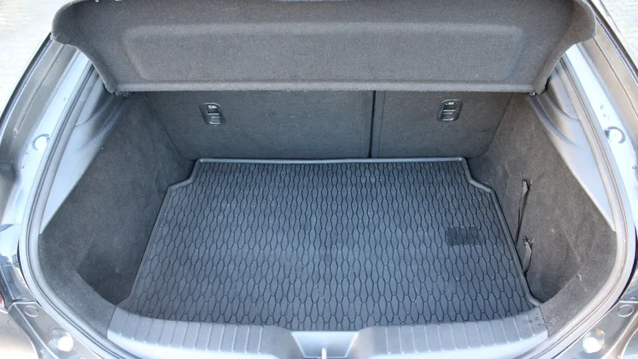 MAZDA 3 3 2.0 mHEV Hikari