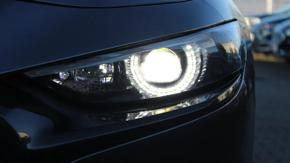 MAZDA 3 3 2.0 mHEV Hikari