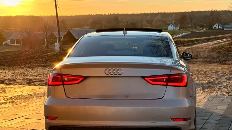 AUDI A3 A3 1.8 TFSI Attraction S tronic