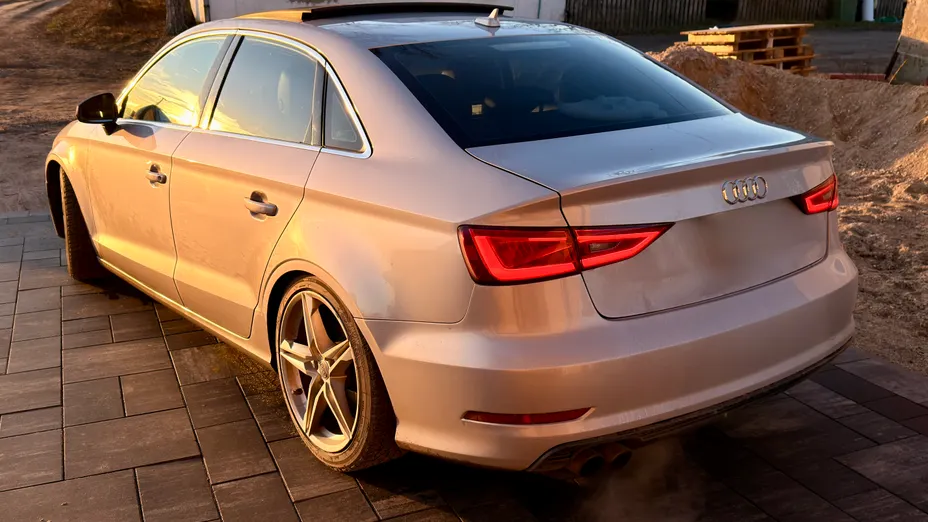 AUDI A3 A3 1.8 TFSI Attraction S tronic