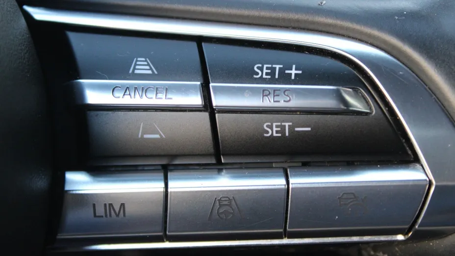 MAZDA 3 3 2.0 mHEV Hikari