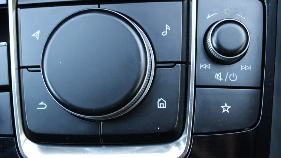 MAZDA 3 3 2.0 mHEV Hikari