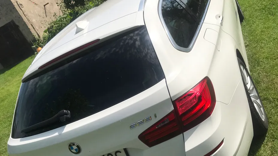 BMW Seria 5 528i xDrive Luxury Line