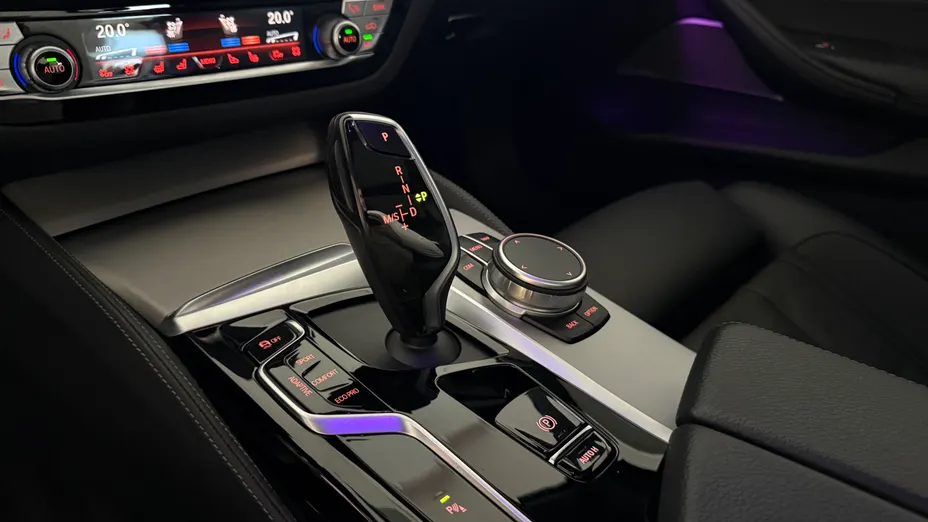 BMW Seria 5 520d xDrive mHEV Luxury Line sport-aut