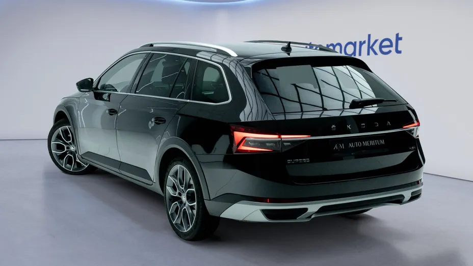 SKODA Superb Superb 2.0 TDI SCR 4x4 Scout DSG