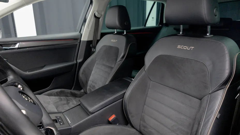 SKODA Superb Superb 2.0 TDI SCR 4x4 Scout DSG