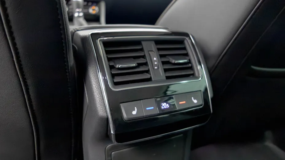 SKODA Superb Superb 2.0 TDI SCR 4x4 Scout DSG