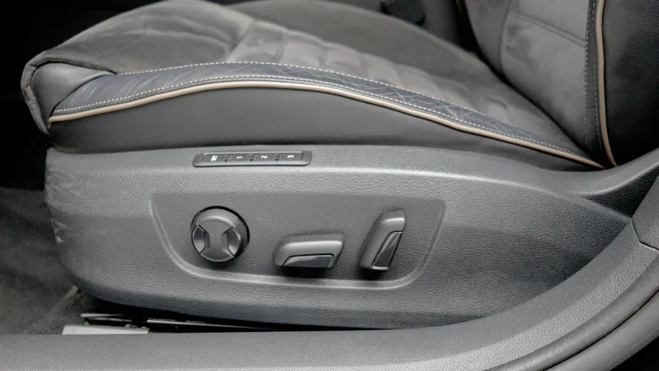 SKODA Superb Superb 2.0 TDI SCR 4x4 Scout DSG