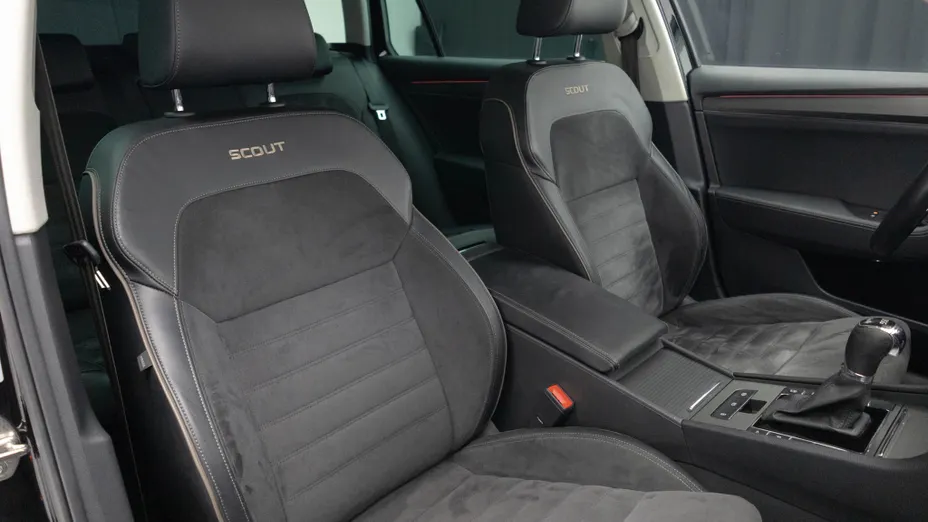 SKODA Superb Superb 2.0 TDI SCR 4x4 Scout DSG