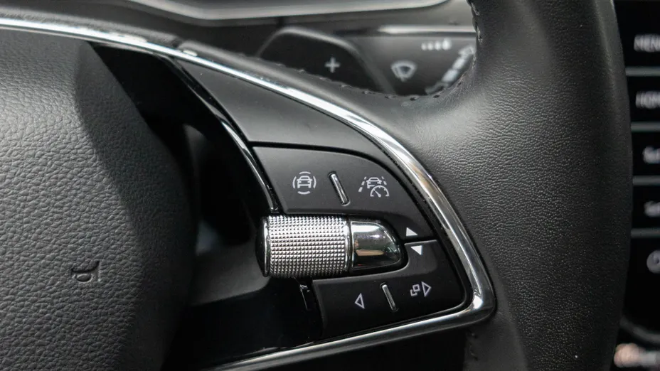 SKODA Superb Superb 2.0 TDI SCR 4x4 Scout DSG