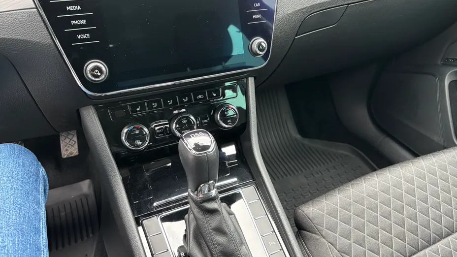 SKODA Superb Superb 1.8 TSI Style DSG