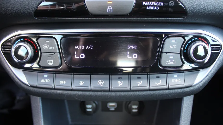 HYUNDAI i30 i30 1.5 T-GDI 48V Smart DCT