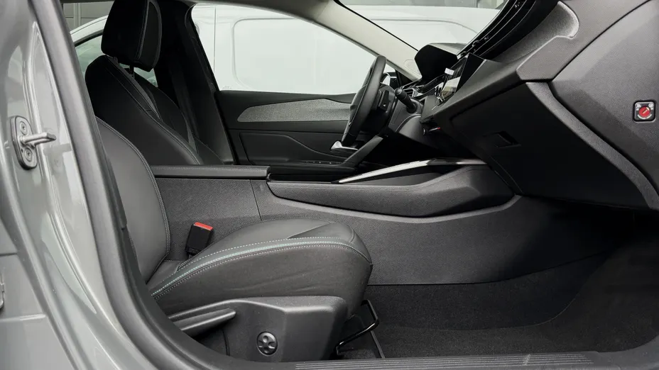 PEUGEOT 408 408 1.2 PureTech mHEV GT S&S e-DSC6