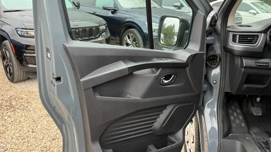 RENAULT Trafic SpaceClass Trafic Grand SpaceClass 2.0 dCi Escapade