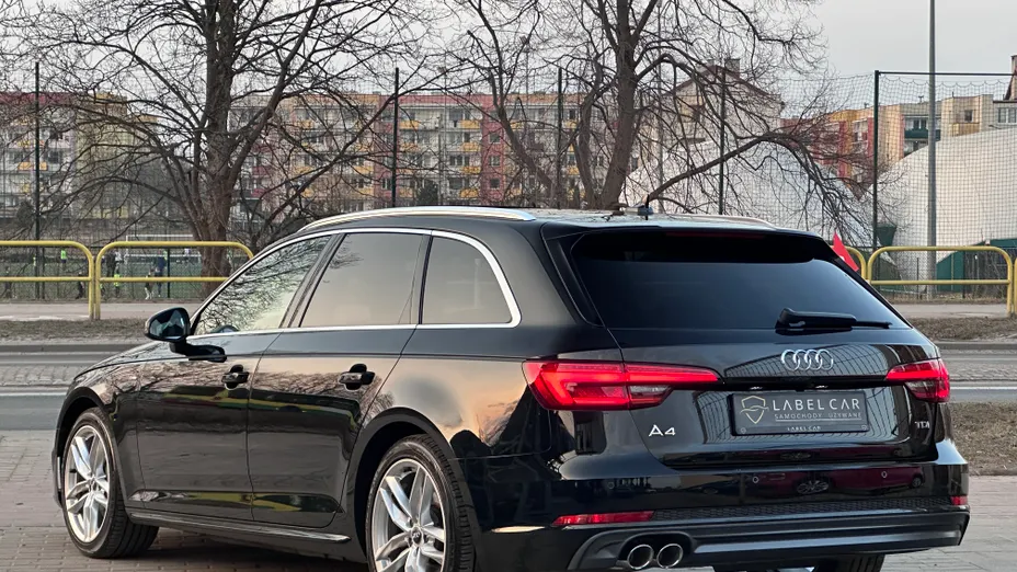 AUDI A4 A4 2.0 TDI Sport S tronic