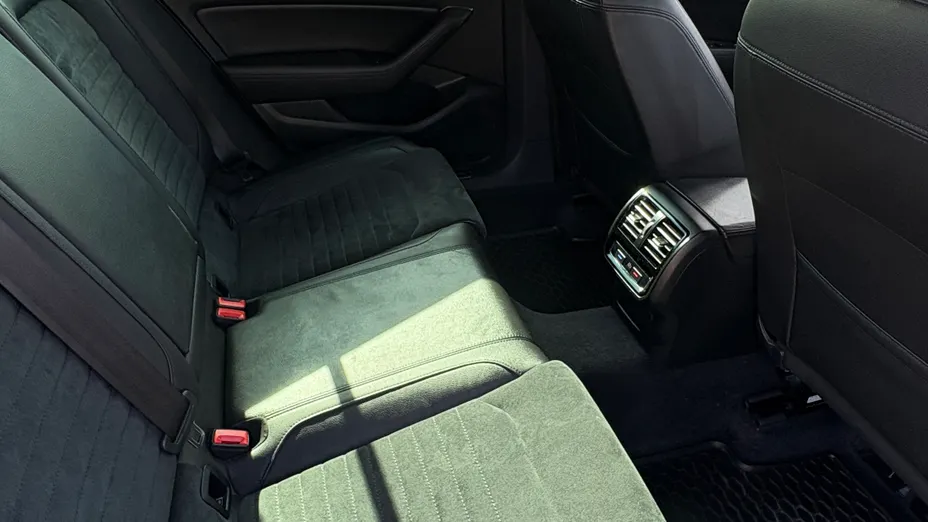 VOLKSWAGEN Passat -