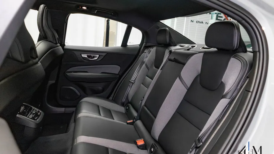 VOLVO S60 S60 B5 B AWD Ultimate Dark aut