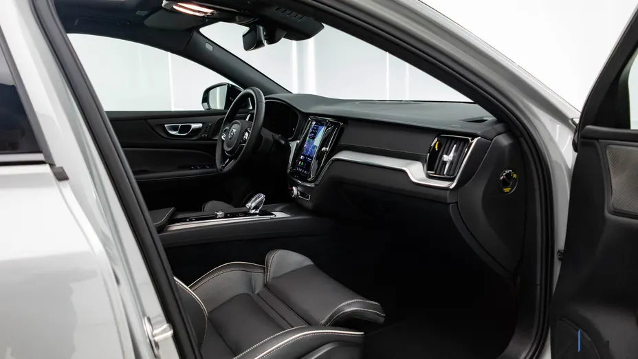 VOLVO S60 S60 B5 B AWD Ultimate Dark aut