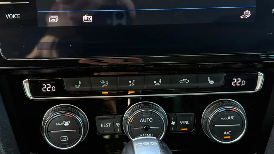 VOLKSWAGEN Passat -