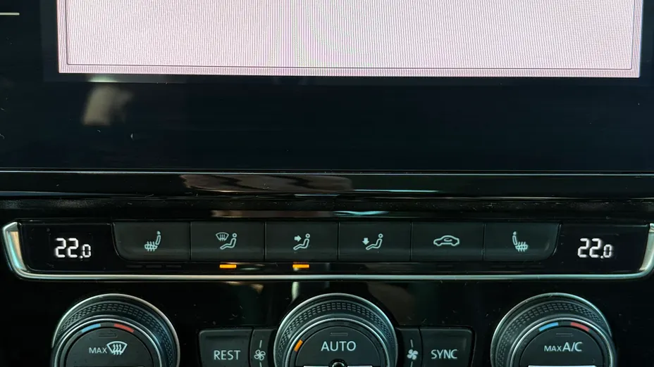 VOLKSWAGEN Passat -